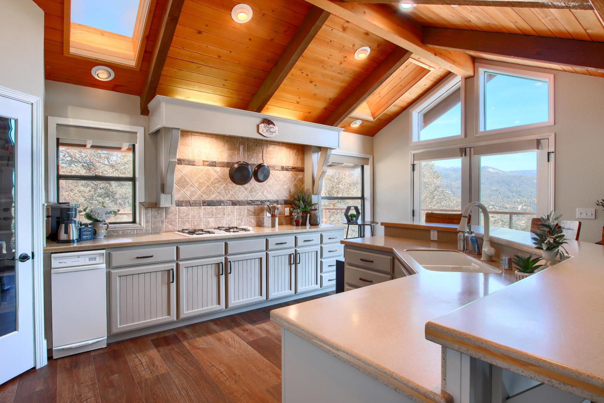 New! Yosemite Mountain Villa, Stunning Views -More Oakhurst Exterior foto